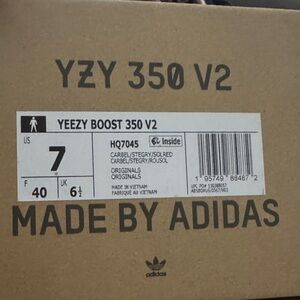 Yeezy Boost 350 V2 Sneakers